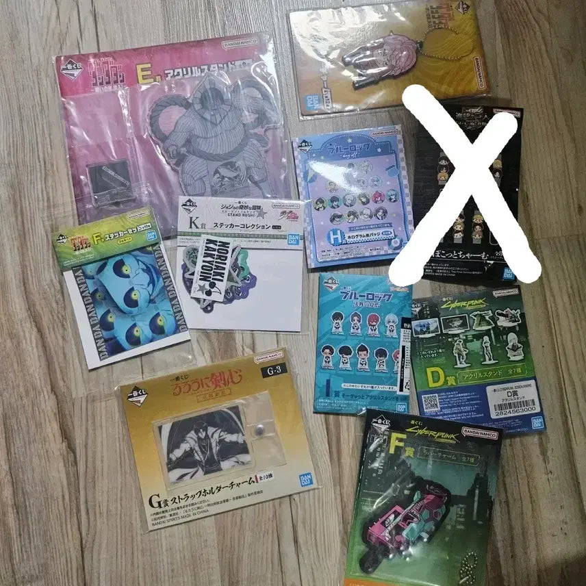 [BUNJANG] BanG Dream! Mixed Lot - Hologram Can Badges, Rubber Straps, Keyrings &amp; More / 제일복권 하위상 굿즈 뱅드림 /홀로그램 캔뱃지/러버 스트랩/키링/블루록 일괄