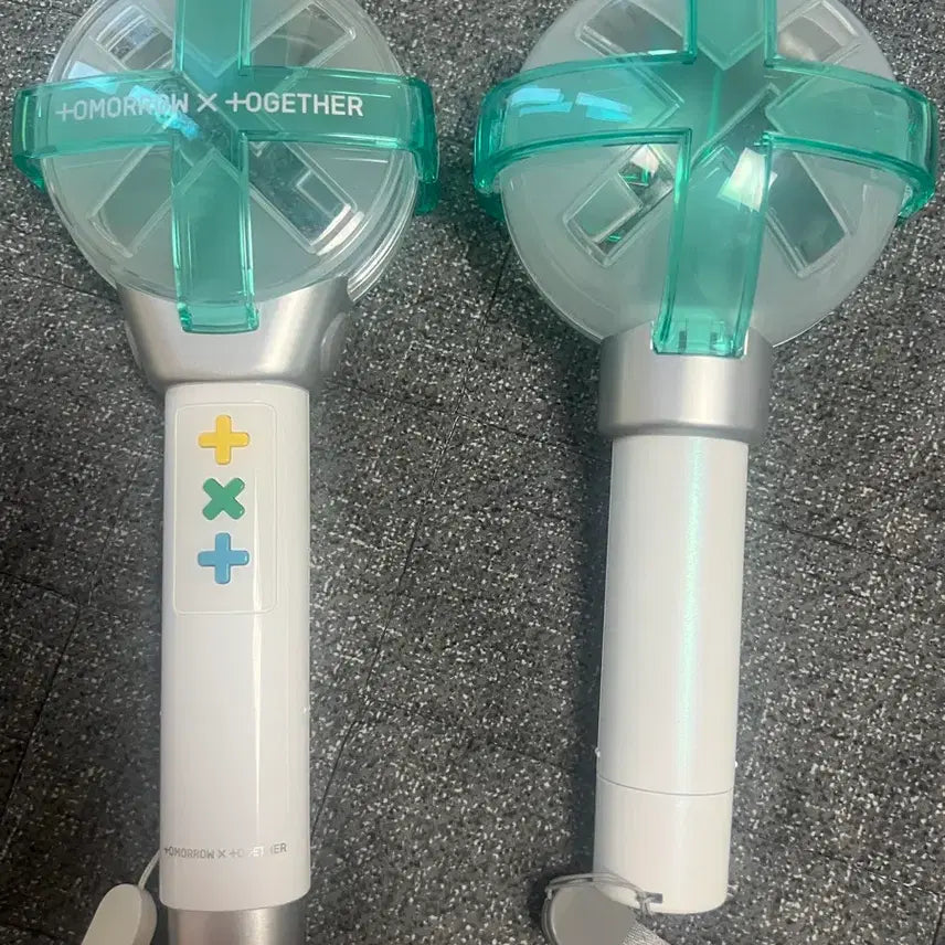 [BUNJANG] TXT Lightstick Version 1 &amp; Version 2 Bundle Set / 투바투 응원봉 ver2 ver1 일괄양도