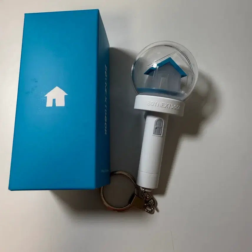 [BUNJANG] BOYNEXTDOOR Lightstick Keychain / BOYNEXTDOOR 응원봉키링 (1.5ver 아님)