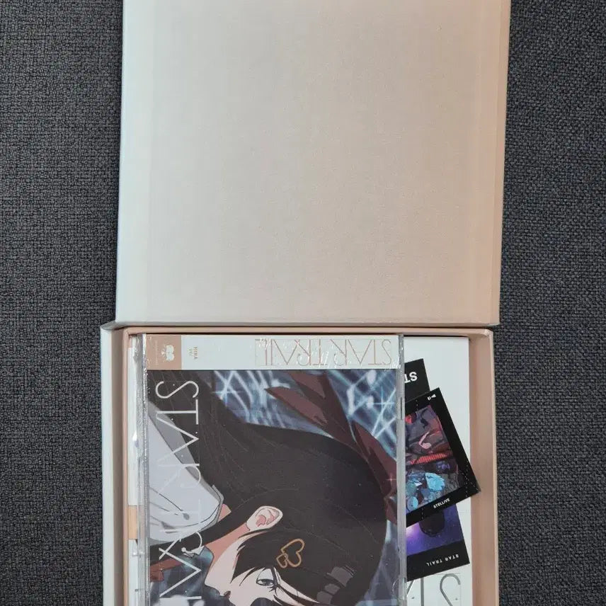 [BUNJANG] Straylive Hina Startrail Album (Box Imperfection) / (박스불량) 스텔라이브 히나 앨범 0.5에 팝니다 (포카x)