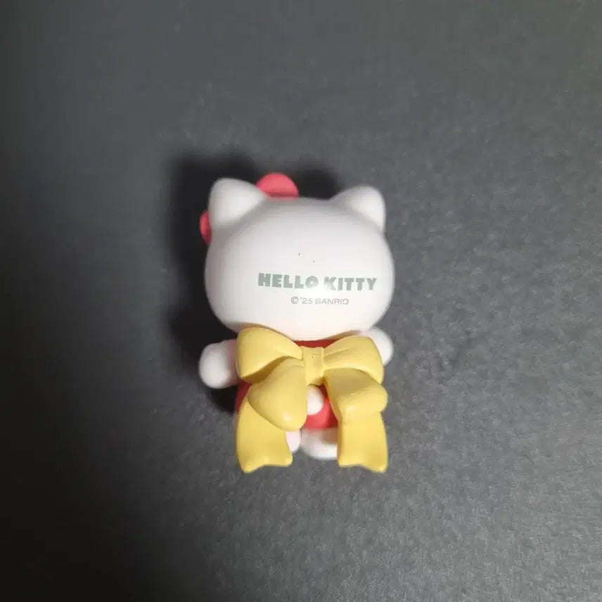 [BUNJANG] Sanrio Ribbon Kitty Figure / 산리오 리본 키티 피규어