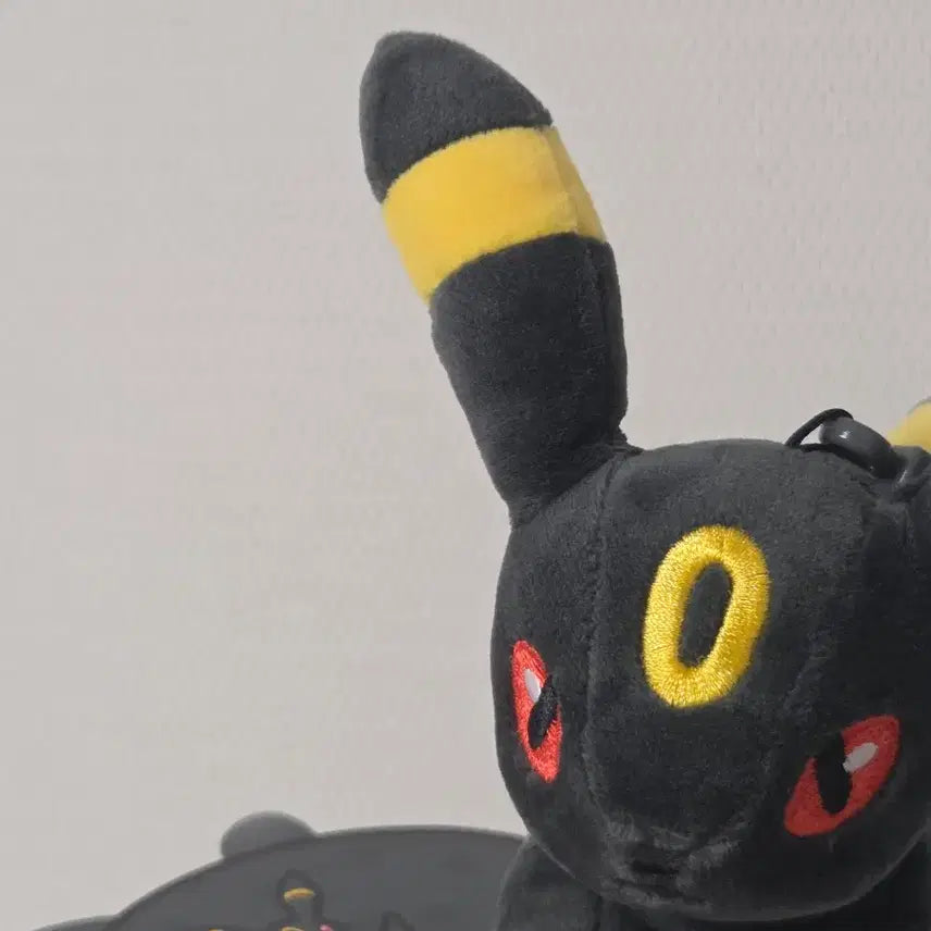 [BUNJANG] Pokemon Umbreon Lying Pose Plush / 포켓몬 블래키 엎드린 자세 인형 양도