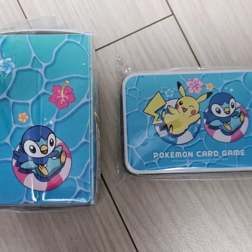 [BUNJANG] Pokemon Trading Card Busan Pop-up Chilling Beach Tin Case &amp; Deck Case Set (2 Types, Sealed) / 포켓몬 카드 부산팝업 칠링비치 틴 케이스 덱 케이스 2종세트 미개봉