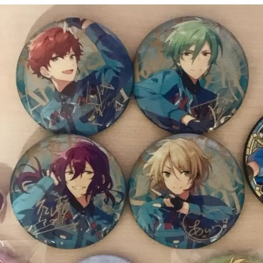[BUNJANG] Ensemble Stars! Alkaloid 6th Anniversary Starry Brooch Bundle Set (Hiiragi, Aira, Mayoi, Tatsumi) / 앙상블스타즈 앙스타 알칼로이드 6주년 뭇별 캔뱃지 일괄 히이로 아이라 마요이 타츠미