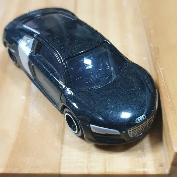 [BUNJANG] Tomica No. 6 Audi R8 1/62 Scale Diecast Model / 토미카 No.6 아우디 R8