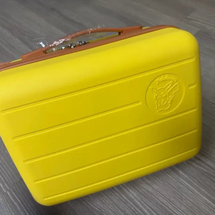 [BUNJANG] Pokemon Pikachu Carry-on Suitcase Mini Travel Bag / 포켓몬 피카츄 레디백 기내용 캐리어 미니 여행가방 소형