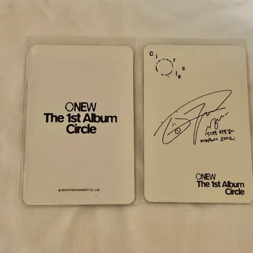 [BUNJANG] SHINee Onew Solo Circle Photocard Set (2 types) / 샤이니 온유 솔로 써클 포카 2종