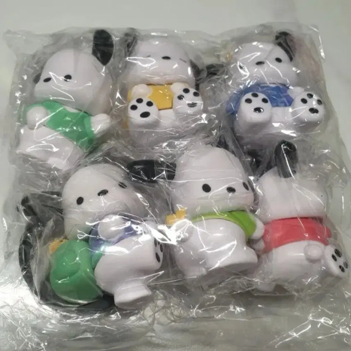 [BUNJANG] Sanrio Pochacco Unsealed 6-Piece Figure Set / 산리오 포챠코 미개봉 피규어 6종 세트로 판매합니다.