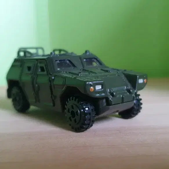 [BUNJANG] Tomica No. 114 JSDF Light Armoured Vehicle / 토미카 No114 경장갑 기동차