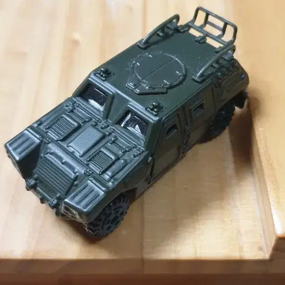 [BUNJANG] Tomica No. 114 Light Armored Vehicle / 토미카 No114 경장갑 기동차