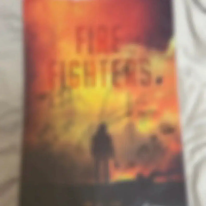 [BUNJANG] Lee Jun Hyuk Autographed Poster and Good People Good Deeds T-Shirt / 이준혁 친필싸인포스터 굳동밷동 티셔츠 팝니다