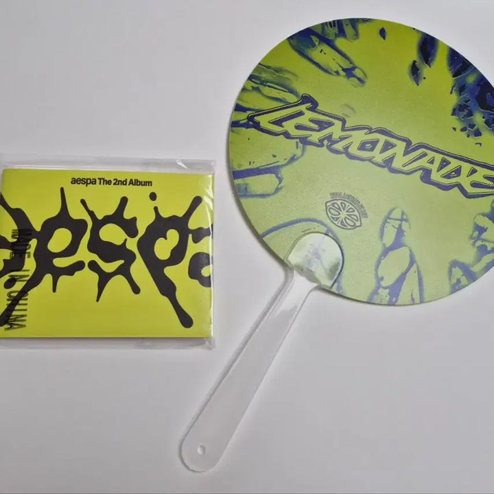 [BUNJANG] aespa Lemonade Pop-up Cup Holder + Fan Set / 에스파 aespa 레모네이드 팝업 컵홀더+부채 세트 양도