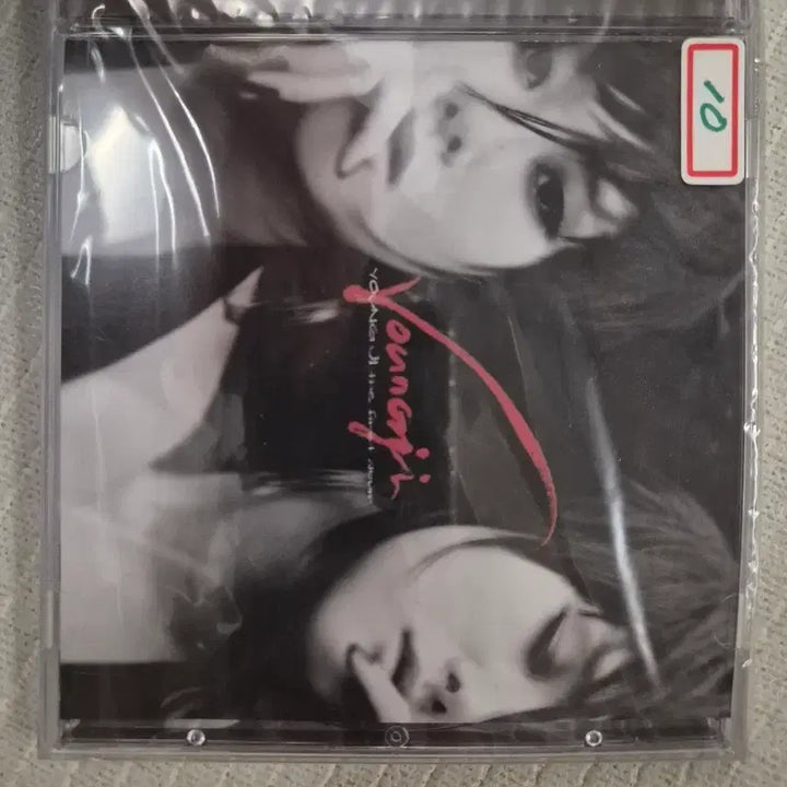 [BUNJANG] Young Jee The First Album / 영지(Young Jee)의 솔로 정규 1집 앨범인 Young Ji The First Album
