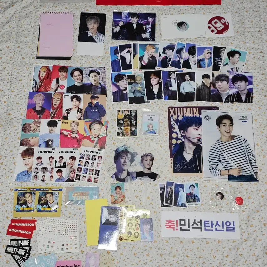 [BUNJANG] EXO Xiumin Slogan, Cafe Goods, Postcard, Sticker, File Set / 엑소 시우민 슬로건, 생카굿즈 등 판매합니다