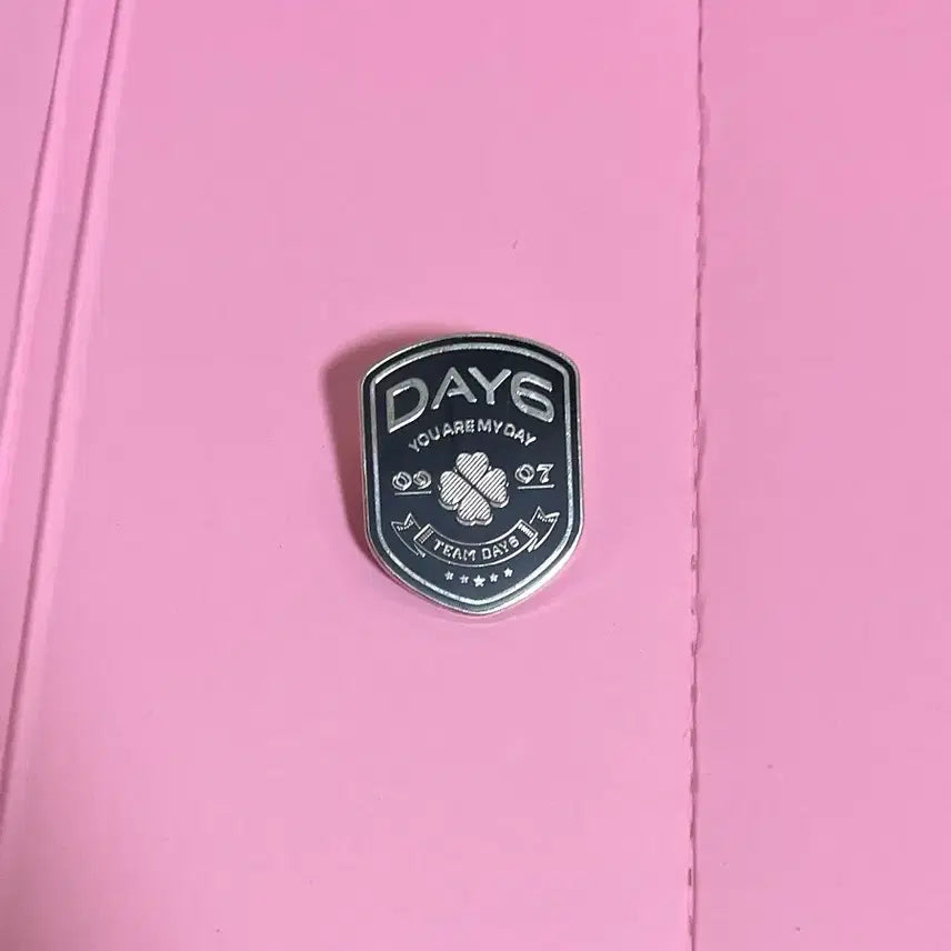 [BUNJANG] Day6 Team Badge / 팀 데이식스 뱃지 판매