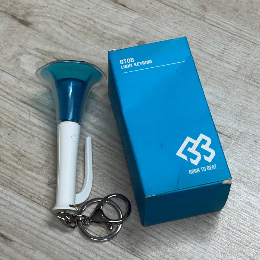 [BUNJANG] BTOB Official Lightstick Keychain / 비투비 BTOB 응원봉 나팔봉 멜봉 키링