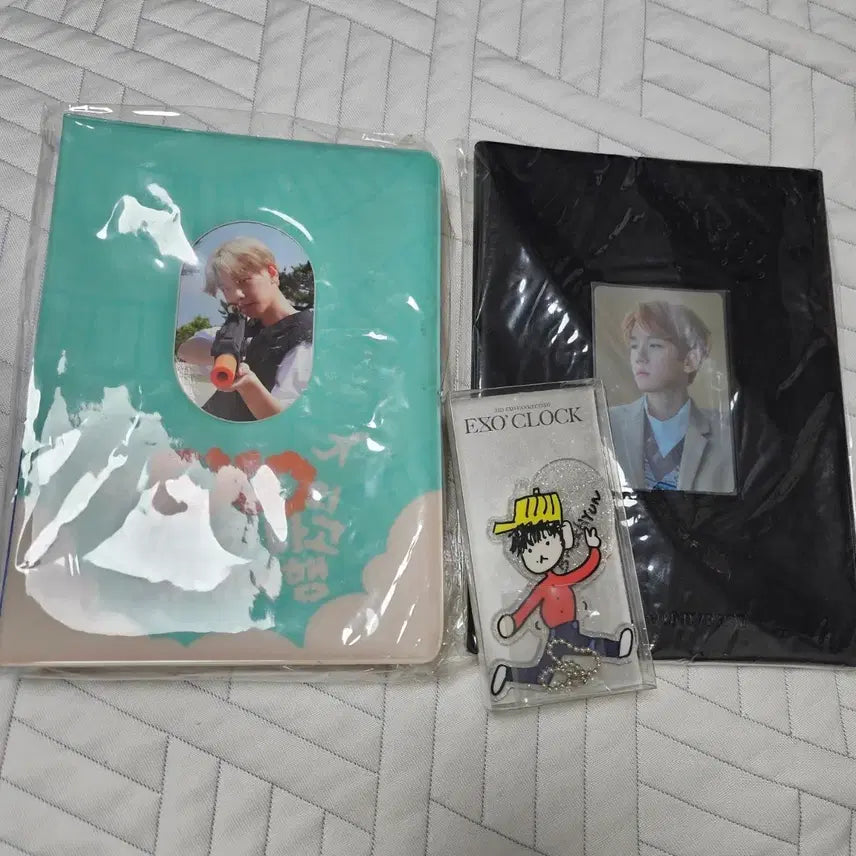 [BUNJANG] Baekhyun Collectbook, Notebook Set, Acrylic Keyring (Photocards Included) / (새상품) 백현 콜렉트북, 노트세트, 아크릴키링(포카포함)