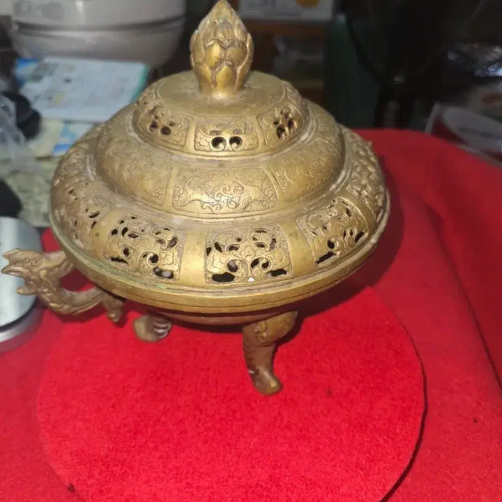 [BUNJANG] Large Traditional Brass Tripod Incense Burner with Phoenix Motif / 1.78kg 대형 정통 황동 3족 투각 향로 (봉황 문양/고풍스러운 골동품)