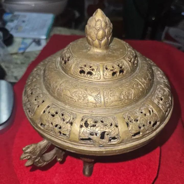 [BUNJANG] Large Traditional Brass Tripod Incense Burner with Phoenix Motif / 1.78kg 대형 정통 황동 3족 투각 향로 (봉황 문양/고풍스러운 골동품)