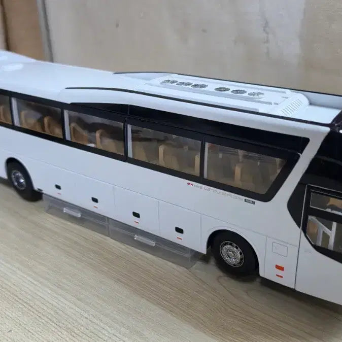 [BUNJANG] 1:32 Scale Hyundai Universe Model Bus / 현대 유니버스 1:32 스케일 모형 버스