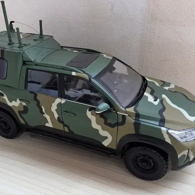 [BUNJANG] Rexton Sports Khan Military 1:24 Scale Model (Damaged) / 렉스턴 스포츠 칸 밀리터리 1:24 (하자품)