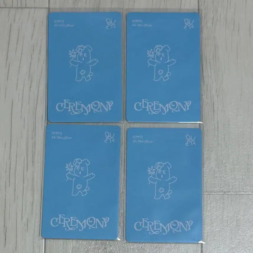 [BUNJANG] QWER Ceremony Booklet Hina Photocard / QWER Ceremony 북클릿 히나 포카