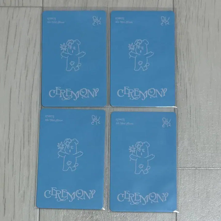 [BUNJANG] QWER Ceremony Booklet Hina Photocard / QWER Ceremony 북클릿 히나 포카