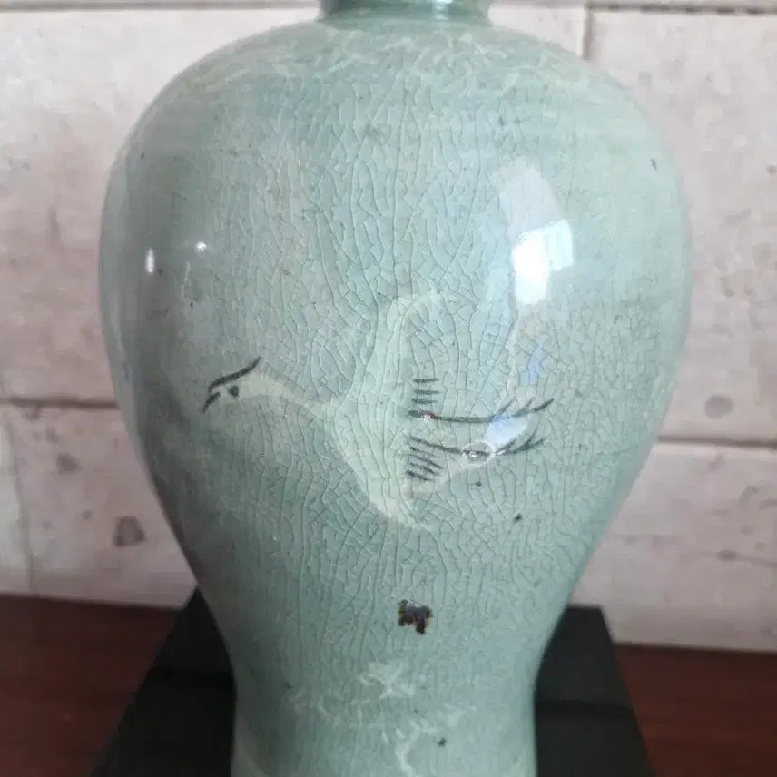 [BUNJANG] North Korean Celadon Vase with Crane Motif / 북한 도자기 운학문 도자기 장작가마