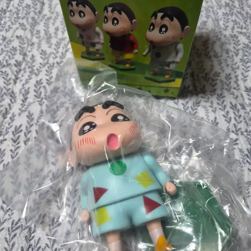 [BUNJANG] Crayon Shin-chan Soccer Player Figure / 짱구 축구선수 피규어