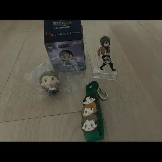 [BUNJANG] Attack on Titan x GS25 Collaboration Levi &amp; Eren Dog Tag Keychain / 진격의 거인XGS스프린트 이벤트 콜라보 리바이,에렌 군번줄 키링 굿즈