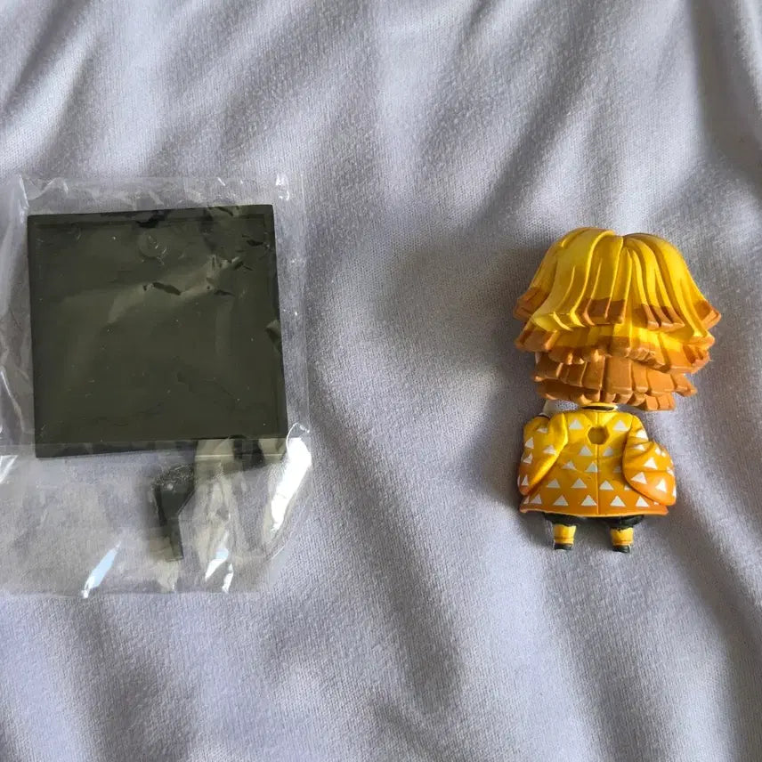 [BUNJANG] Demon Slayer Zenitsu Megahouse Figure / 귀멸의칼날 젠이츠 메가하우스 피규어