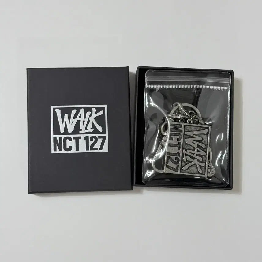 [BUNJANG] NCT 127 WALK Metal Chain Keychain / 엔시티 127 WALK 메탈체인 미사용