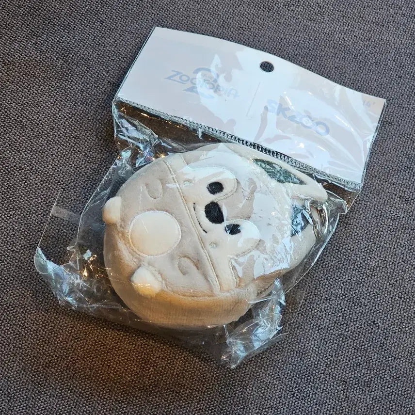 [BUNJANG] Stray Kids SKZ Wolfchan Zootopia 2 Collaboration Coin Pouch with Keyring (Sealed) / 스트레이키즈 스키즈 스키주 주토피아2 콜라보 플러시 코인 파우치 방찬 울프찬 미개봉 새상품 새제품 공식 굿즈 MD 동전 지갑 키링