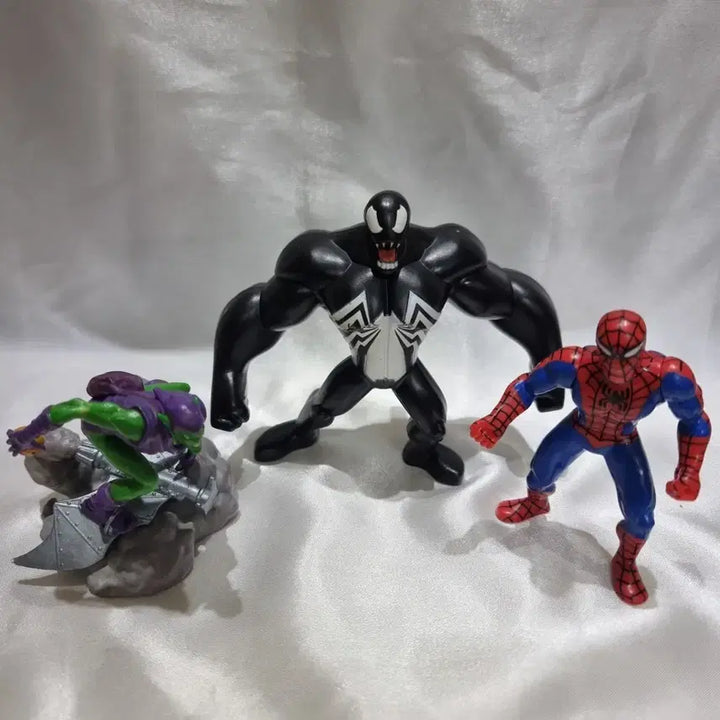 [BUNJANG] Marvel Spider-Man, Venom, Green Goblin Mctoy Figure Bundle Set / 마블 스파이더맨 베놈 그린고블린 맥토이 피규어 일괄