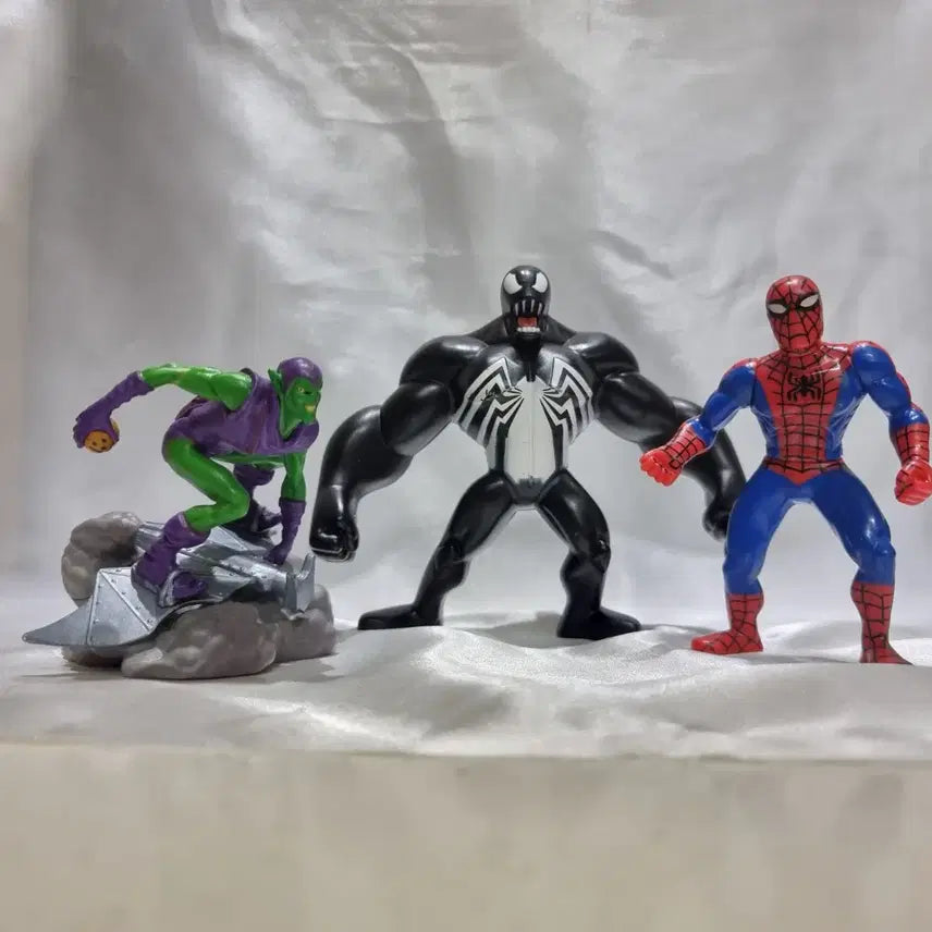 [BUNJANG] Marvel Spider-Man, Venom, Green Goblin Mctoy Figure Bundle Set / 마블 스파이더맨 베놈 그린고블린 맥토이 피규어 일괄