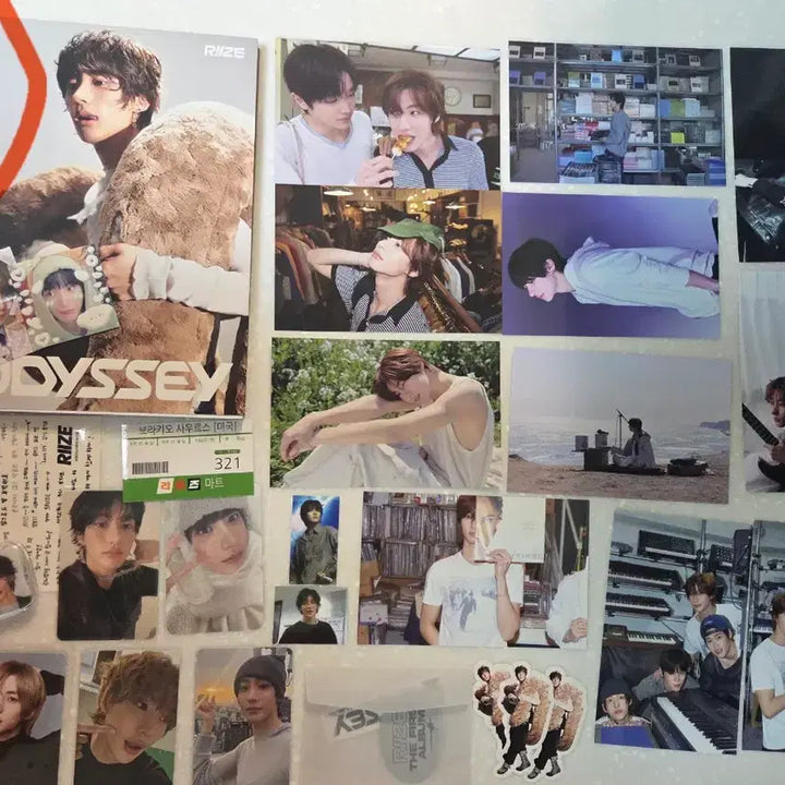 [BUNJANG] RIIZE Anton Mini 2nd Album Postcard Album Photocard Cheolligil Dibusil Bundle Set / 라이즈 앤톤 미니2집 엽서 앨범 포카 멍룡이 띠부씰 비공굿 일괄판매
