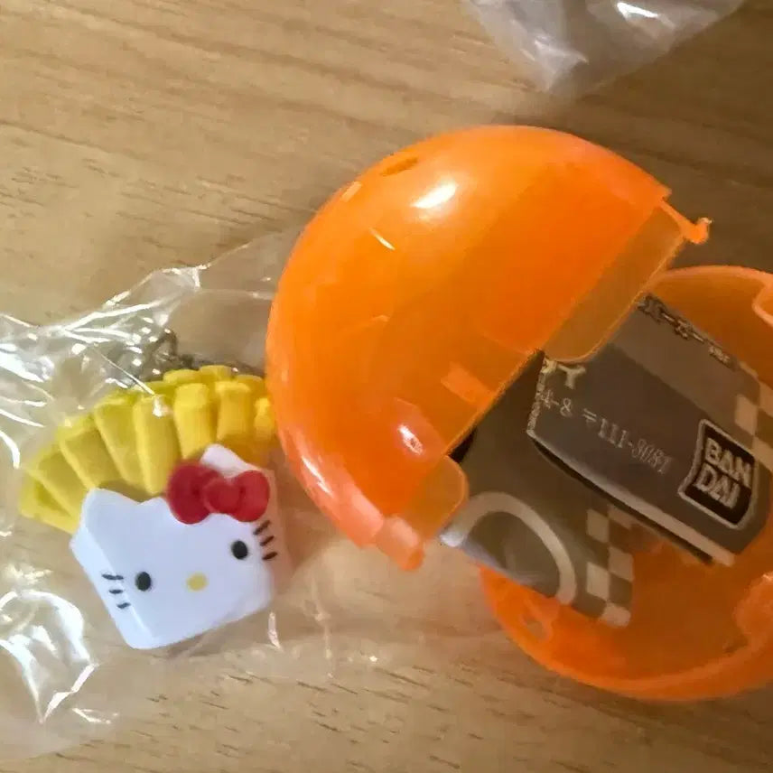 [BUNJANG] Hello Kitty American Messy Juice French Fries Gacha (Sealed) / (미개봉)헬로키티 아메리칸 메지루시 감자튀김 가챠