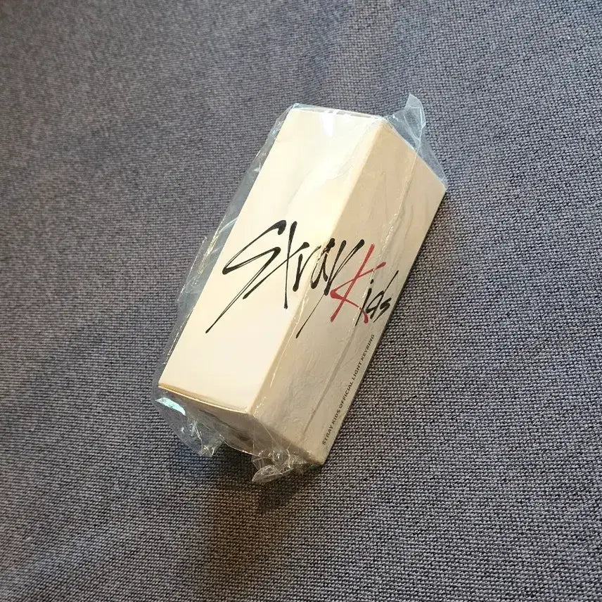 [BUNJANG] Stray Kids Victory Pop-up Store Official Goods Light Stick Mini Keychain (Sealed) / 스트레이키즈 스키즈 빅토리 팝업 스토어 공식 MD 굿즈 라이트 스틱 응원봉 미니 키링 미개봉 새상품 새제품