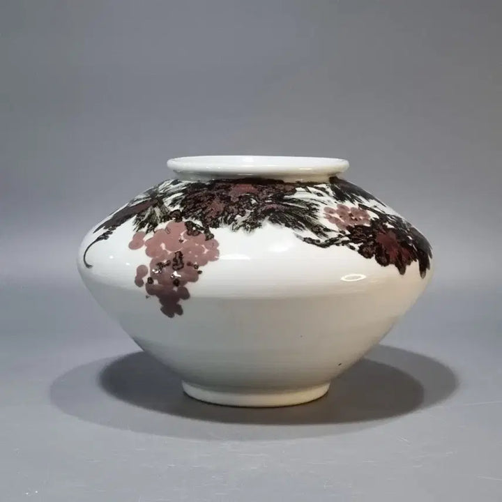 [BUNJANG] Iron White Grape Pattern Vase / 우당 철화포도문호. 지름 26 높이 18