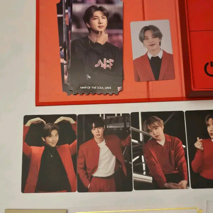 [BUNJANG] BTS On:Con DVD Photocard + Rare Billboard Card / 방탄 온콘 dvd 포카 + 희귀 빌보드 카드