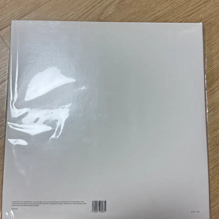 [BUNJANG] The 1975 "A Brief Inquiry Into Online Relationships" Limited Edition Red Vinyl / the 1975 3집 한정판
