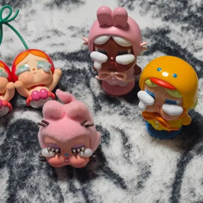[BUNJANG] Pop Mart Genuine Crybaby Figure Set Bundle / 팝마트 정품 크라잉베이비 피규어 세트 일괄