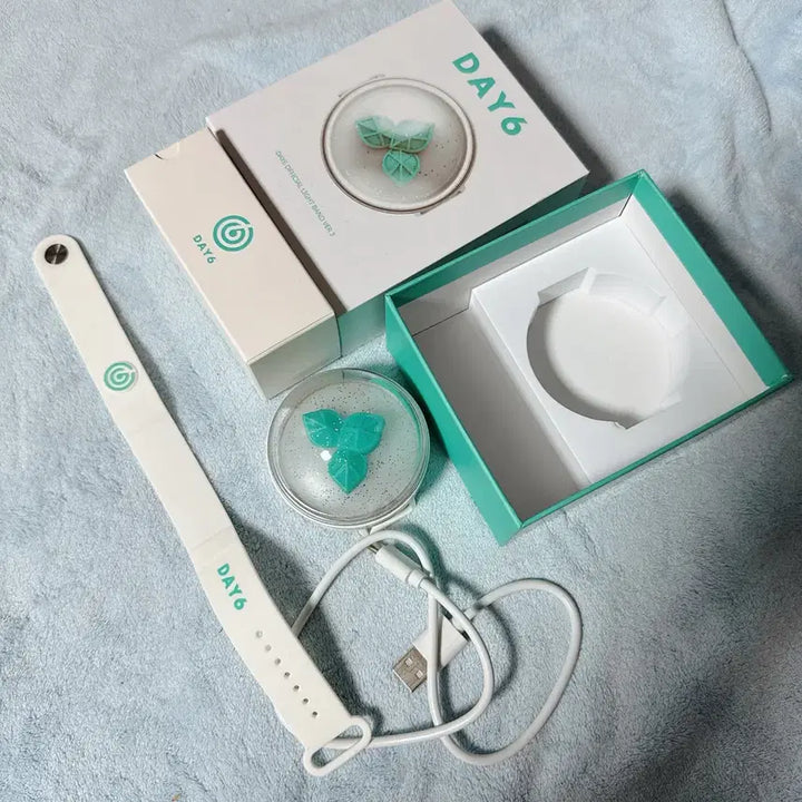 [BUNJANG] Day6 Made Watch Lightstick Bundle Set / 데이식스 마데워치 풀박 판매합니다.