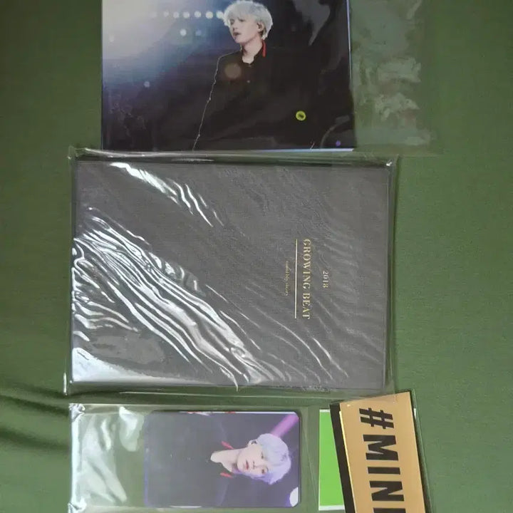 [BUNJANG] BTS Suga Min Yoongi Photocard Sticker Puzzle Poster Calendar Set / 방탄 방탄소년단 bts 슈가 민윤기 비공굿 포카 스티커 퍼즐 포스터 달력