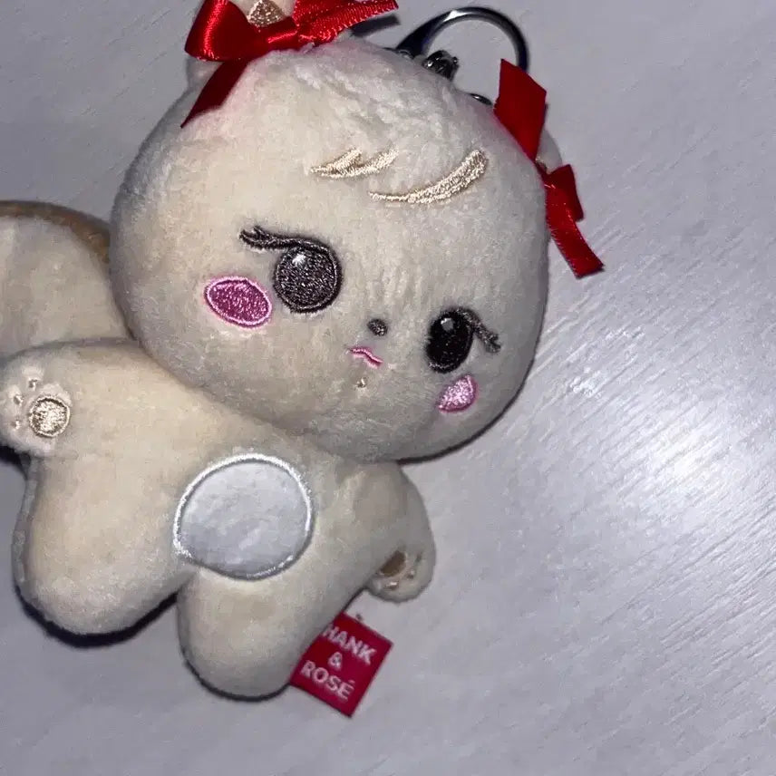 [BUNJANG] BLACKPINK Rosé Rosy Hankyung Doll Keychain / 블랙핑크 로제 크리스마스 로지 행크 인형 키링 판매 양도
