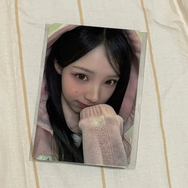 [BUNJANG] Lisénne Wonyoung Plus Chat Lip Balm Photocard Signed Polaroid POB / 리센느 원이 플러스챗 립밤 포카 모에소매 싸인 폴라 미공포