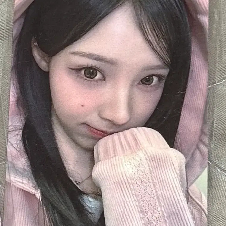 [BUNJANG] Lisénne Wonyoung Plus Chat Lip Balm Photocard Signed Polaroid POB / 리센느 원이 플러스챗 립밤 포카 모에소매 싸인 폴라 미공포