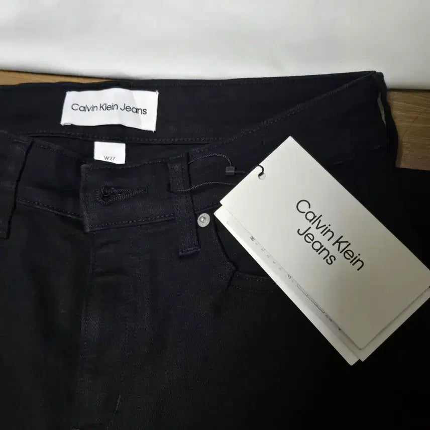 [BUNJANG] BTS Nike T-Shirt &amp; Calvin Klein Black Jeans Set / BTS 나이키 반팔 티셔츠 + 캘빈클라인 블랙진 세트 새제품