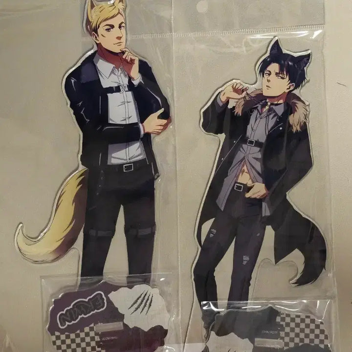 [BUNJANG] Attack on Titan Werewolf Acrylic Standee Bundle (Erwin/Levi) Marui Collabo / 진격의거인 늑대인간 아크릴 일괄 (엘빈/리바이) 마루이콜라보 에루리
