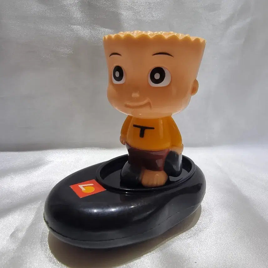 [BUNJANG] Lotteria Black Rubber Shoes Gi-yeong Toy Car / 롯데리아 토이 검정고무신 기영이 토이카